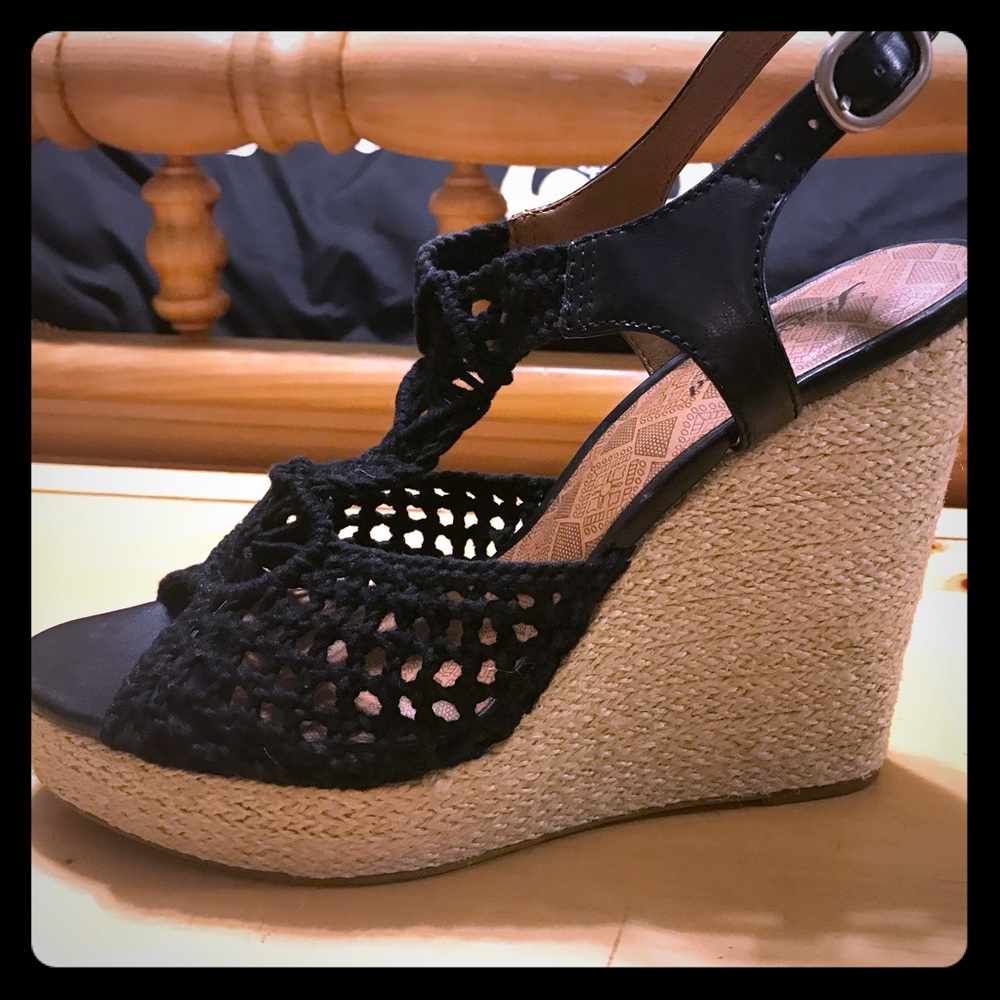 Lucky Brand Crocheted Wedges - Picture 2 of 6